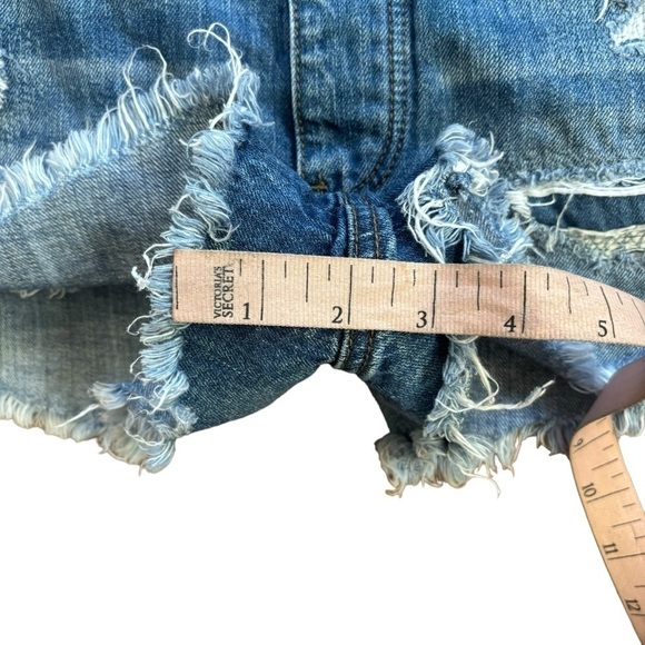 American Eagle Short Distressed Overalls Women’s Medium Blue Jeans Beach Summer - Picture 11 of 13